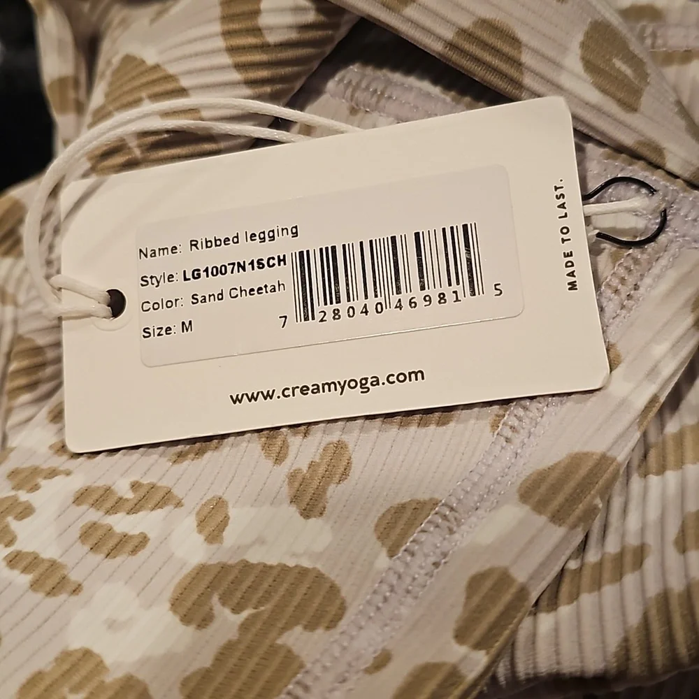 Cream Yoga Sand Cheetah Ribbed Leggings - Picture 5 of 6